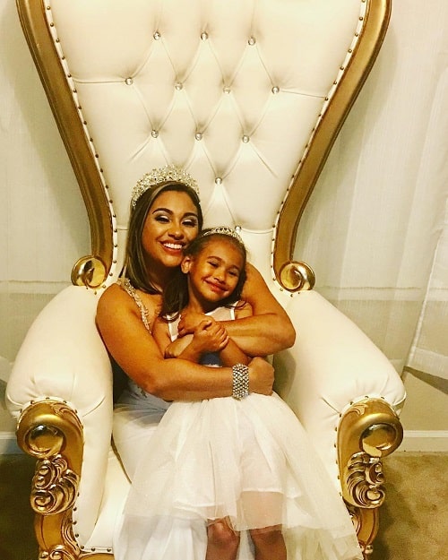 A picture of Summer Marie with her mamma.